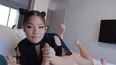 Asian girl gives sloppy head to white boyfriend – in the pos