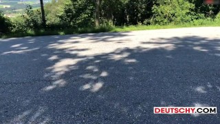 Bankfick in der Dorfeinfahrt