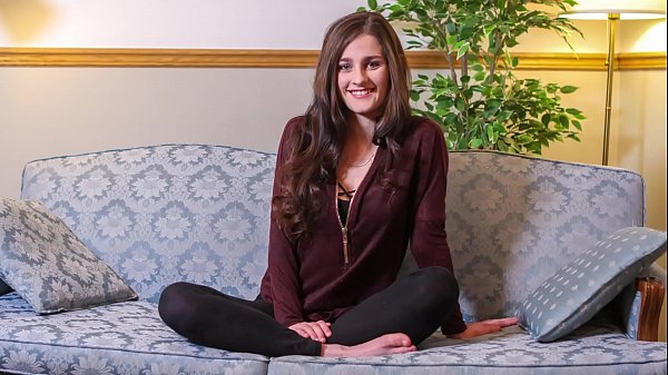 CASTING FRANCAIS – Hard doggy style fuck in Canadian audition with Eva Lyx