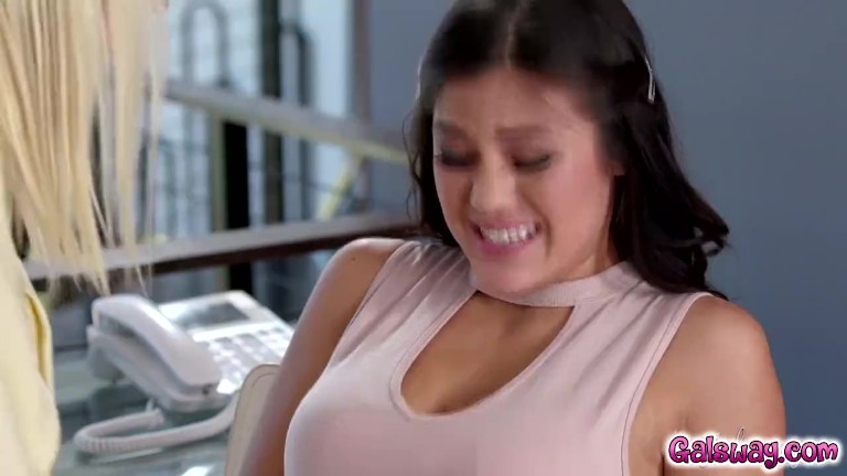 Chloe Cherry and Kendra Spades goes on a hot lesbian pussy tribbing