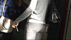 Freshman teen amazing ass in skintight pants (Close-ups)