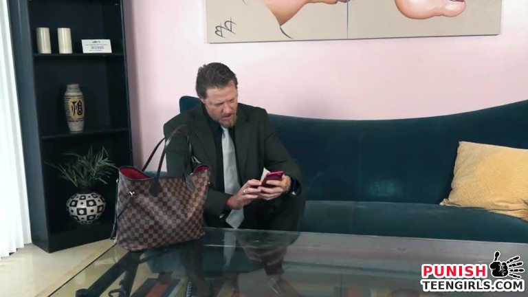 Gorgeous Latina girlfriend gets caught cheating