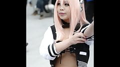 Hot Japanese cosplayers at Comiket