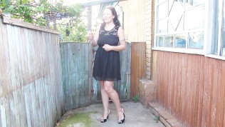 I smoke and pissing standing)