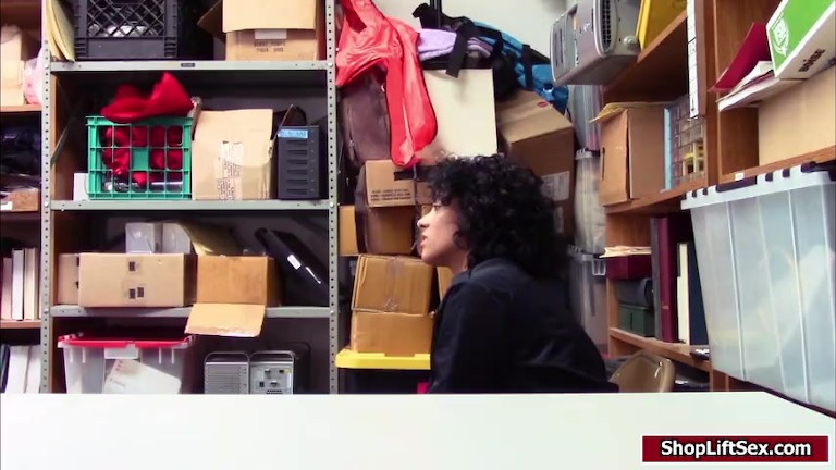 Latina shoplifter banged in the LP officers office