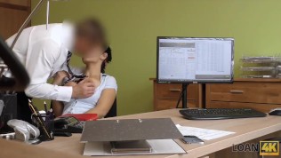 LOAN4K. Le charmant ange Alex Black passe un casting porno