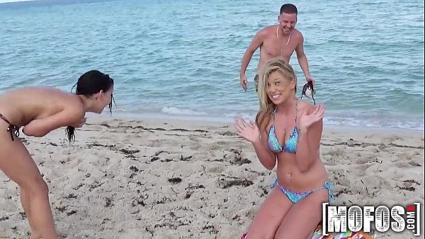 Mofos – Two perfect beach babes have some fun