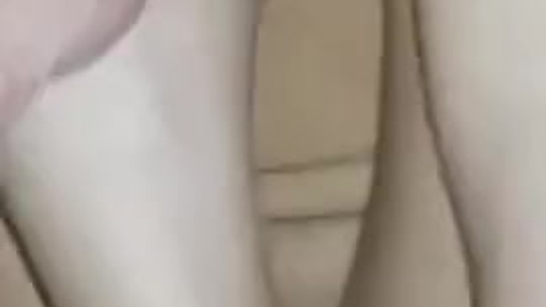 MollyBabes – Amateur Brunette Rolling Balls and Squirting