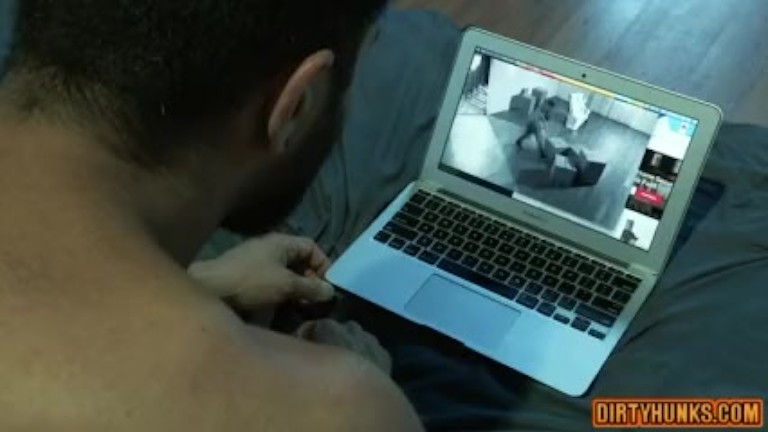 Muscle bear interracial with cumshot