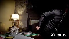 Porno italiano. il patrigno e la giovane figliastra perversa