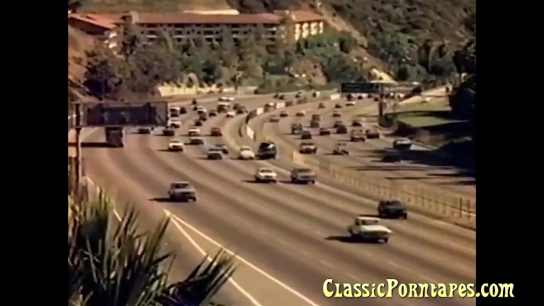 Sexy babes in classic porn gives best blowjob