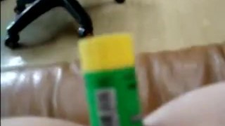 Shaved korean teen fucks with a glue stick (딱풀녀)