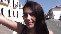 Studentessa Italiana Scopata all’Aperto