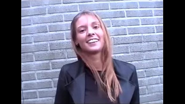 Vlaamse Stephanie wordt geneukt in een auto (Belgian Stephanie fucked in car)