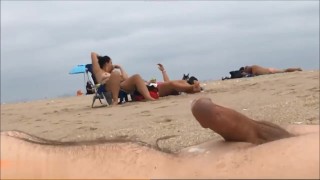 Excited to be seen by women at the moment of ejaculation/nudist beach