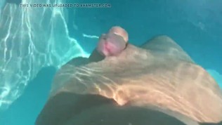 Hands free cumshot swimming pool éjaculation piscine sans les mains