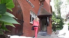 Hollands blondje kutje trailer gangbang