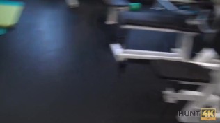 HUNT4K. Bébé oublie l’entraînement car il peut obtenir de l’argent