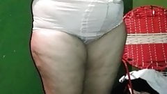 Sirvienta Desnudandose