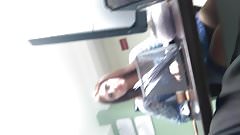 upskirt profesora debajo de la mesa parte 2 con carita