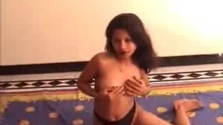 Indian slut gets an erotic massage