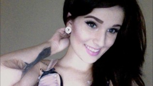 Natasha Scott – White Girl with a Round Big Butt!