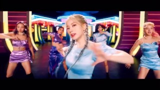 TWICE “Feel Special” M/V