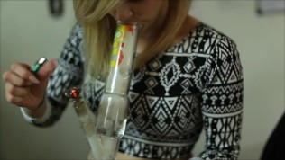 Young Gumbi – High as Fuk! (Smoke Weed)