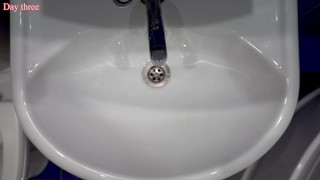 Anomaly In My Bathroom [Sound ON] #SCRUBHUB