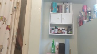 BARELY LEGAL sister shaves HAIRY PUSSY in shower – Spy cam