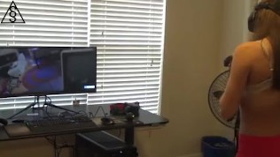 Booty Shorts And VR – Oculus Touch