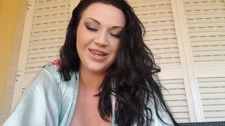 Harmony reigns mom joi