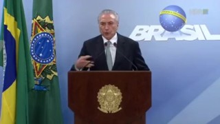 Idoso fudendo com um pais inteiro