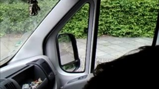 Latina madura quiere hacerle una mamada a un conductor – pinguino69