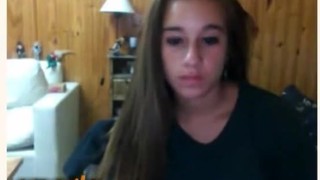 Teen shows ass on cam