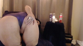 BIG MATURE PUSSY lips hang out for your cock w/smoking