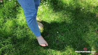Chinese girl walking barefoot on grass [SFW foot fetish]