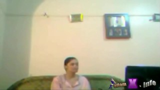 بينيكها على الارض وتقوله كفاية ويفحته