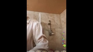 ميريم طي اللبنانيه تتحم وتلعمب بحلماتها – mariam tay showering nip slip