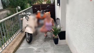 Einfach vor die Tür gepisst!