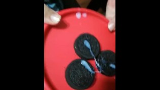 Got milk? Oreos and cum – Cum on food 1