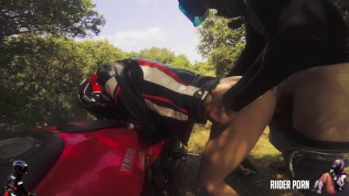 HOT Biker Girl Get A Huge Facial Cum Inside Her Helmet For Dropping My Bike