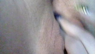 making myself squirt til i cum