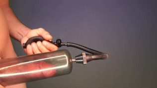 Masturbacion con una bomba de vacío, me vengo a Chorros !