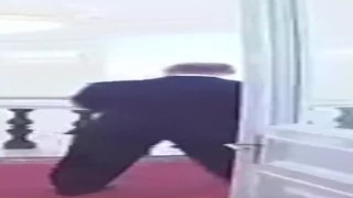 Wide Putin walking but he’s always in frame SFW by lerrific (DISCLAIMER in my profile)