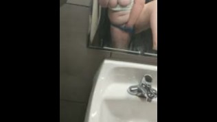 Chubby girl masturbates in Starbucks bathroom