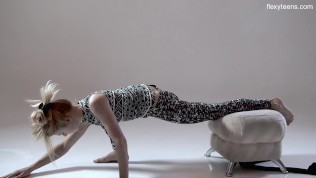 Flexible teen babe Rita Mochalkina with very hairy pussy doing spreads