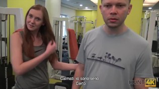 HUNT4K. La bambina dimentica l’allenamento perché può ottenere denaro