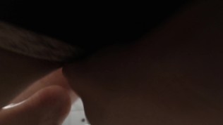 Il me baise claque sa queue sur ma chatte et me fait squirter comme ça