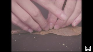 JANICE GRIFFITH ROLLS BLUNTS NAKED FOR MERRY JANE SEX WEEK 2018